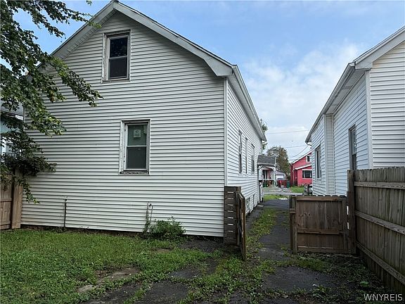 5th image of 45 Berwyn Ave