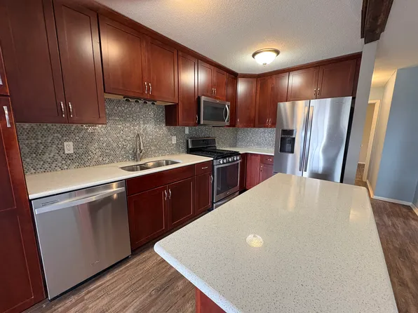 3622 Garden Blvd N, Oakdale, MN 55128