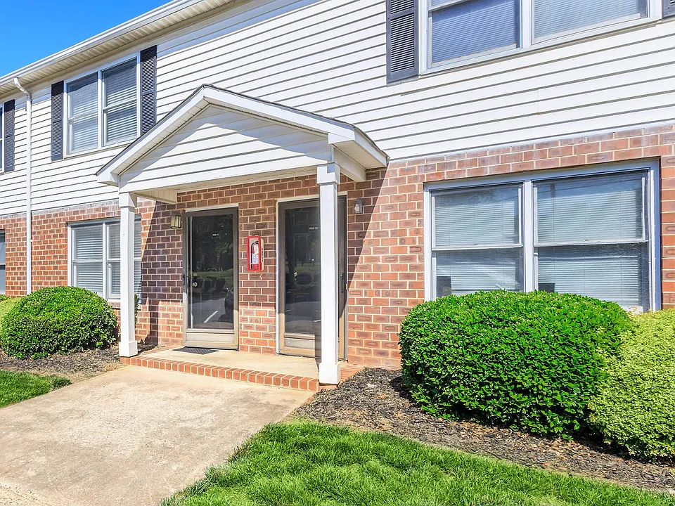 Belmont Heights Apartments & Townhomes