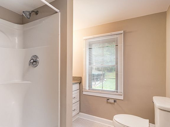 Bathroom Upstairs_05312023