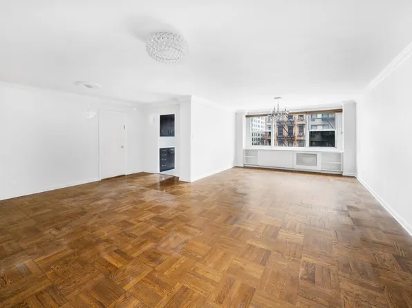 233 East 69th Street image 4 of 12