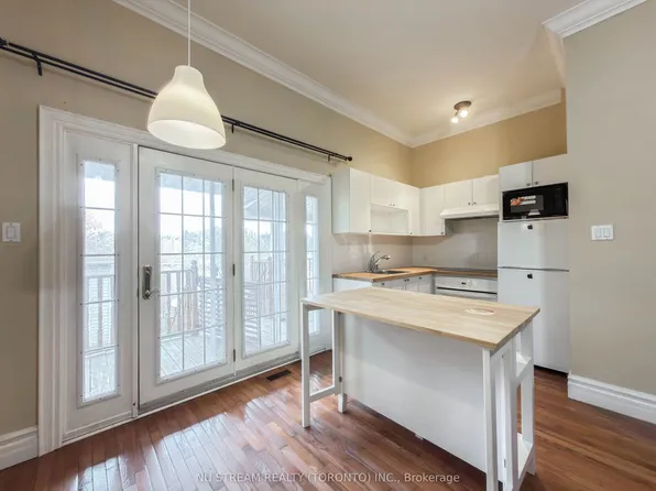 72 Snively St, Richmond Hill, ON L4E 3E6