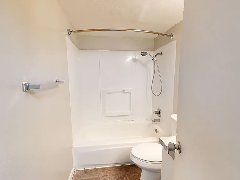 51 Hayes Pl SW — Photo 32