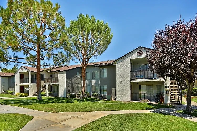 Town Square Apartments — Photo 5