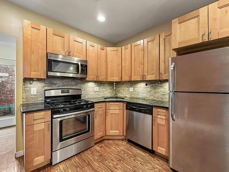2663 Martha St — Photo 10