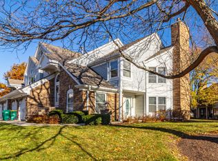 2176 Brandywyn Ln, Buffalo Grove, IL 60089