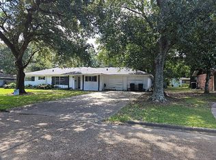 3221 Lay Ave, Groves, TX 77619