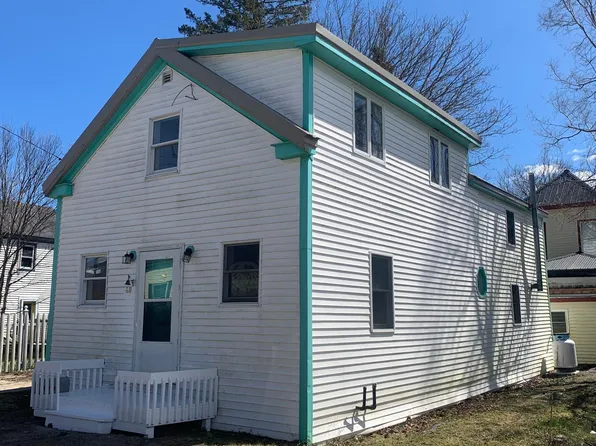 48 Boynton St, Eastport, ME 04631