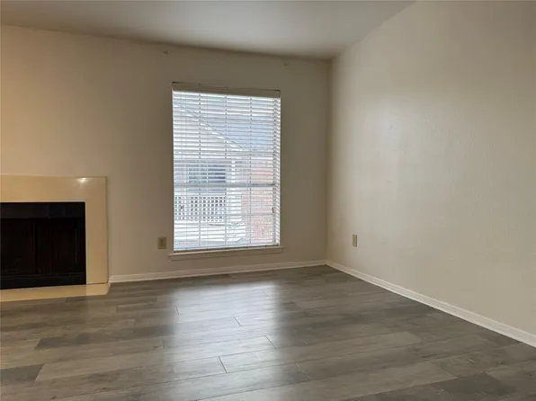 2626 Holly Hall St APT 406, Houston, TX 77054