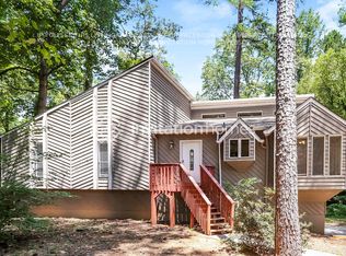 261 Rustic Ridge Dr NE, Kennesaw, GA 30144
