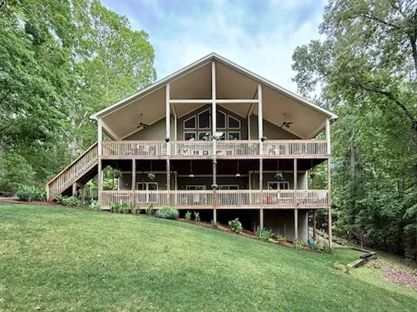 432 Overlook Dr, Fair Play, SC 29643