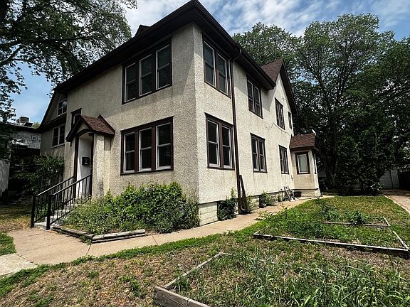 2nd image of 2419 4th St NE