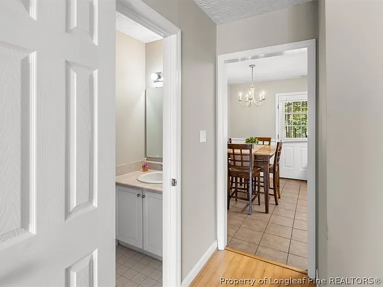 421 Cityview Ln — Photo 13