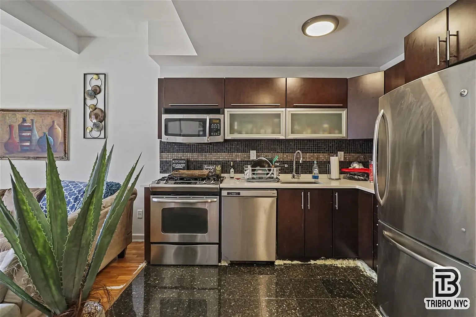 147 Bruckner Boulevard — Photo 2