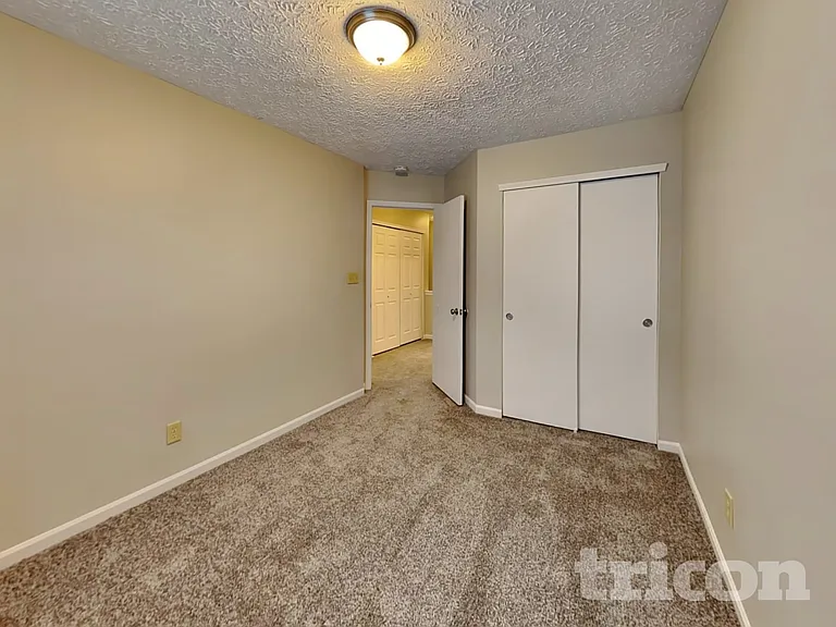 4468 Connaught East Dr — Photo 12