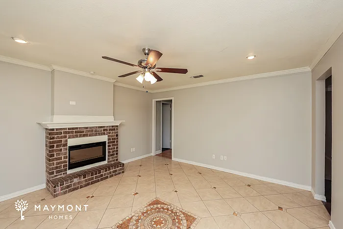 323 Linkwood Dr — Photo 5