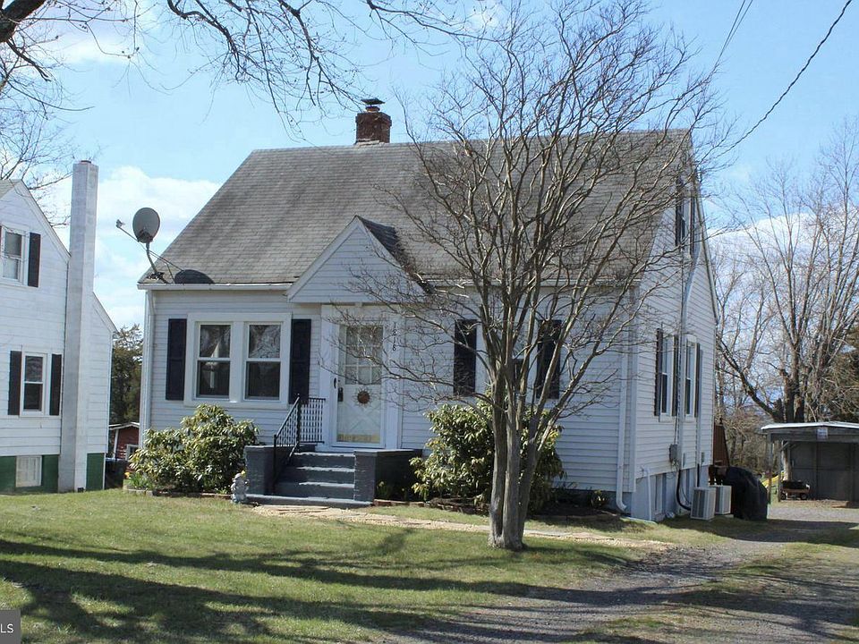 2nd image of 1818 Orange Rd