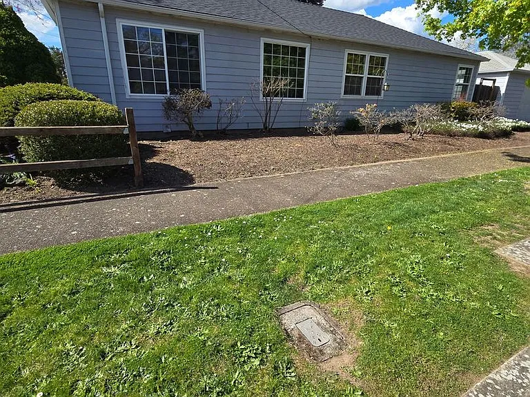 1019 NW Buchanan Ave — Photo 19