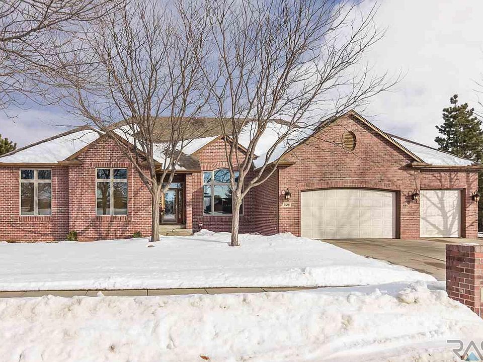 1st image of 308 W Devitt Dr