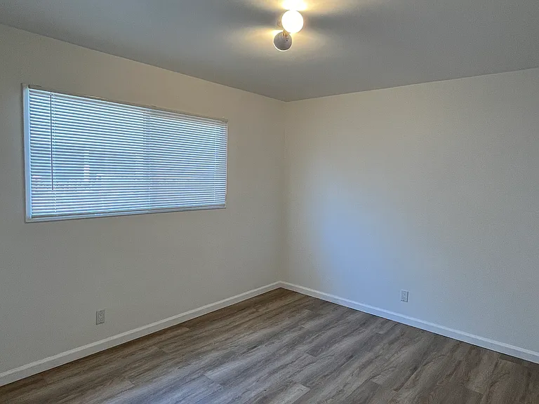6619 Neddy Ave — Photo 11