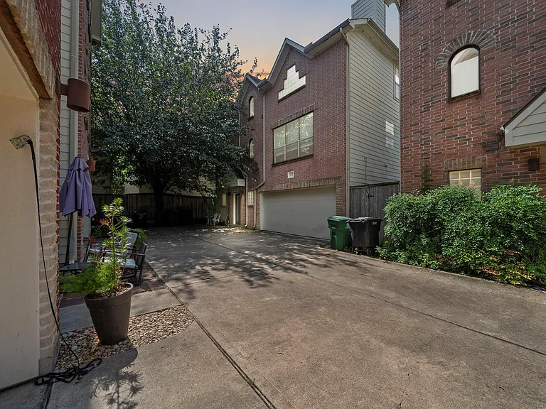 2154 Arabelle St — Photo 6