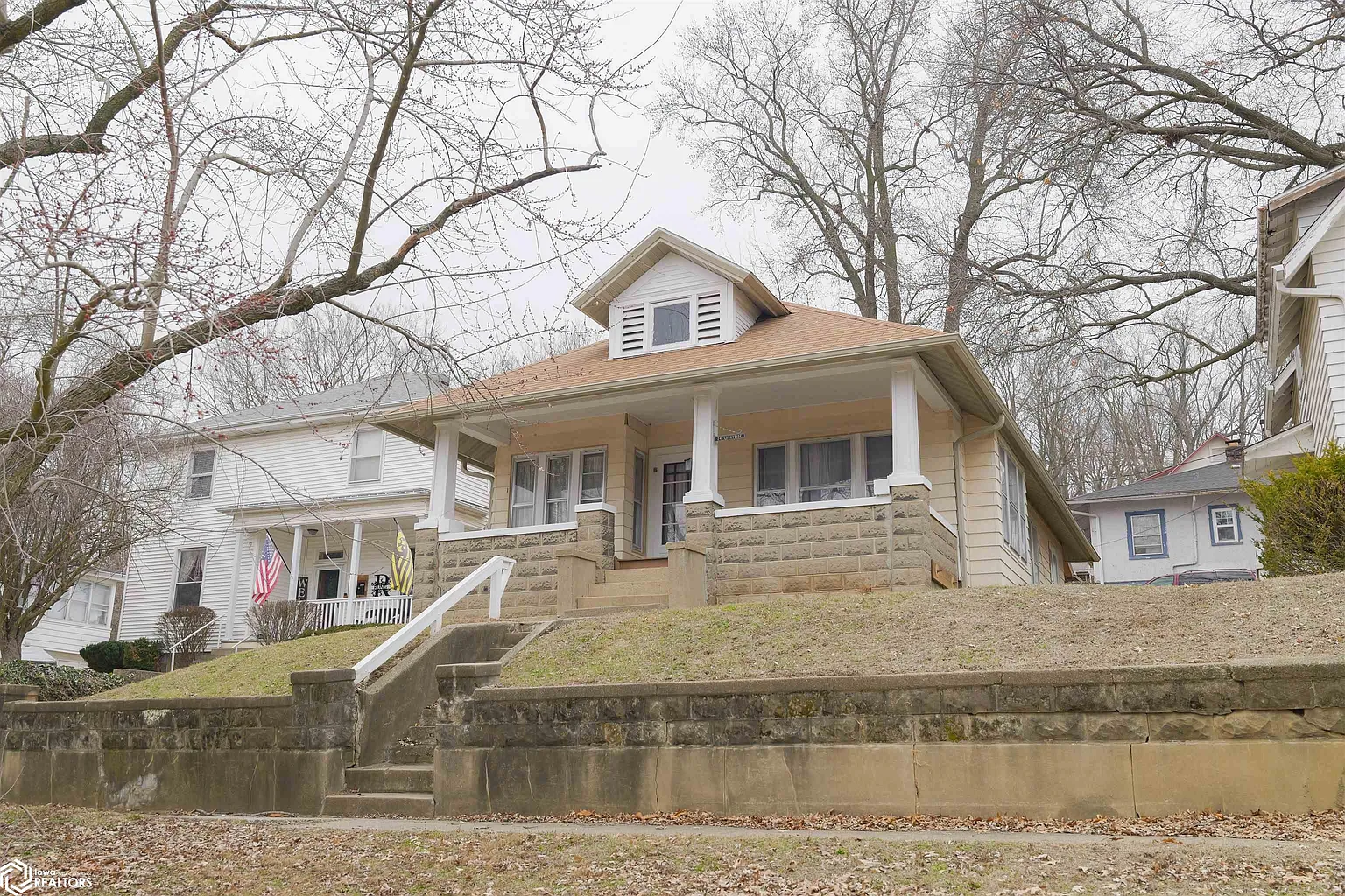 24 Sunnyside Dr photo 1