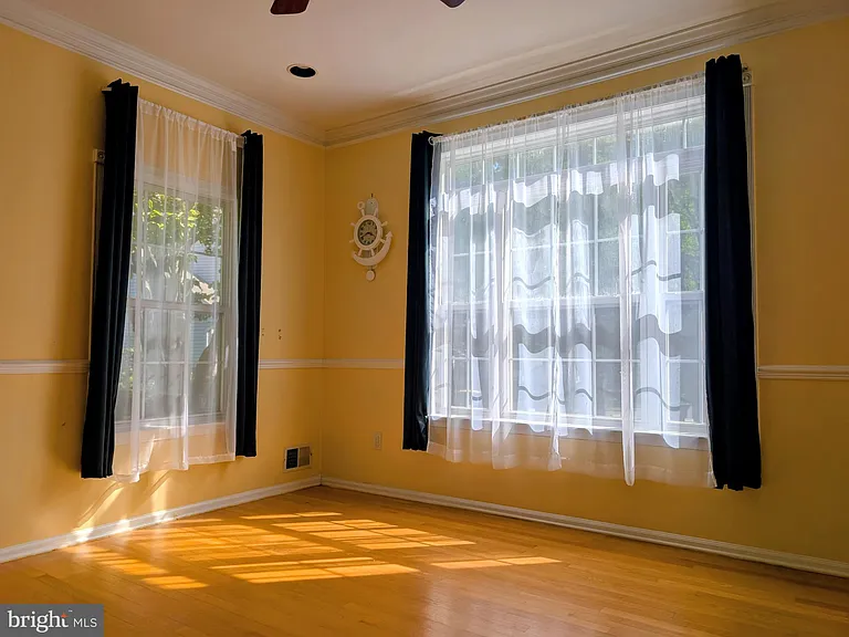 20 Cambridge Ct — Photo 3