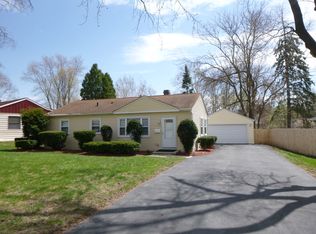 222 Fairway Rd, Carpentersville, IL 60110