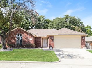 7513 Arbor Park Dr, Fort Worth, TX 76120