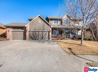 18806 Chandler St, Omaha, NE 68136