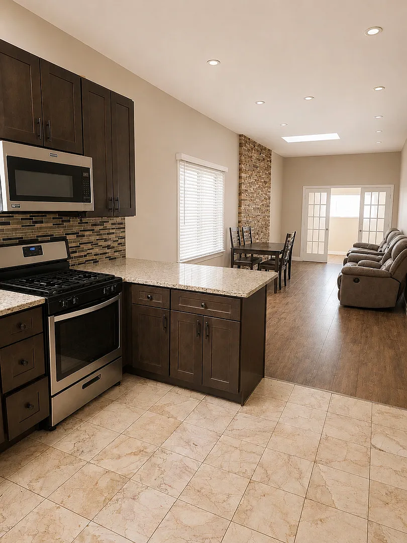 4 bed, 2.0 bath, 1700 sqft, $2,400 — Photo 4
