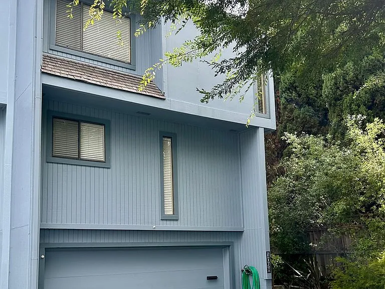1098 Azalea Ct — Photo 1