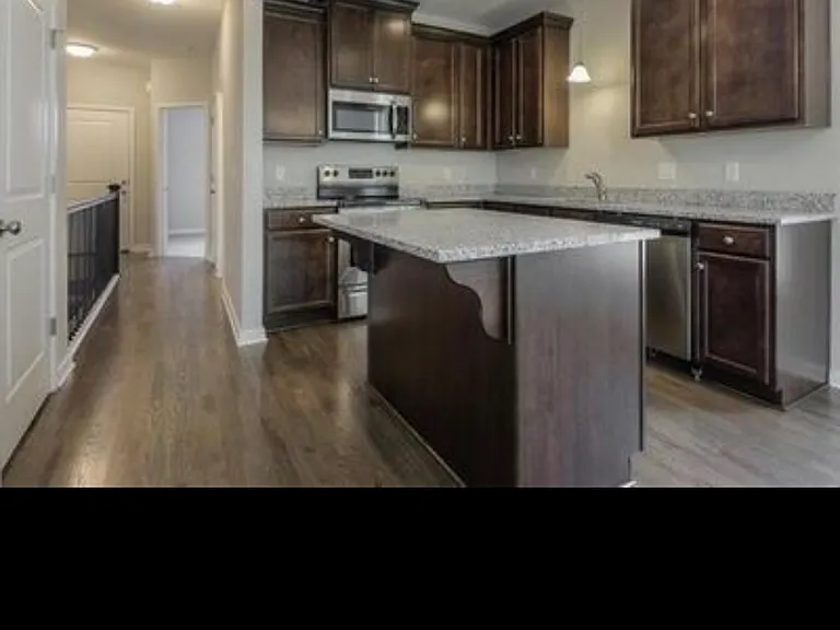 12908 W 93rd St — Photo 5