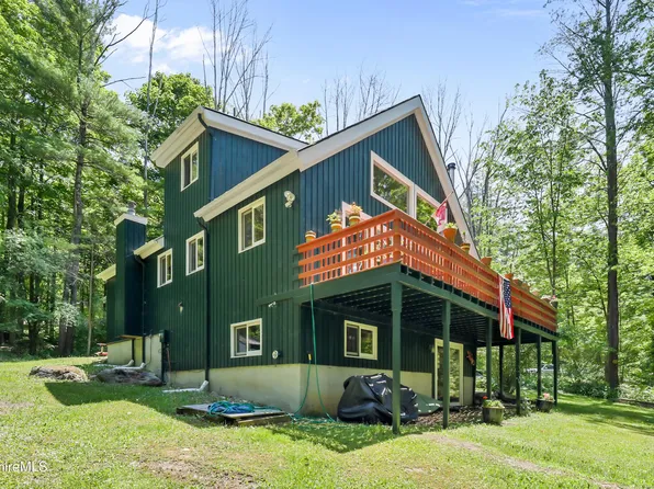 17 Pine Grove Dr, Richmond, MA 01254