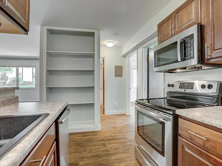 1305 Kirkwood Dr #108 — Photo 5