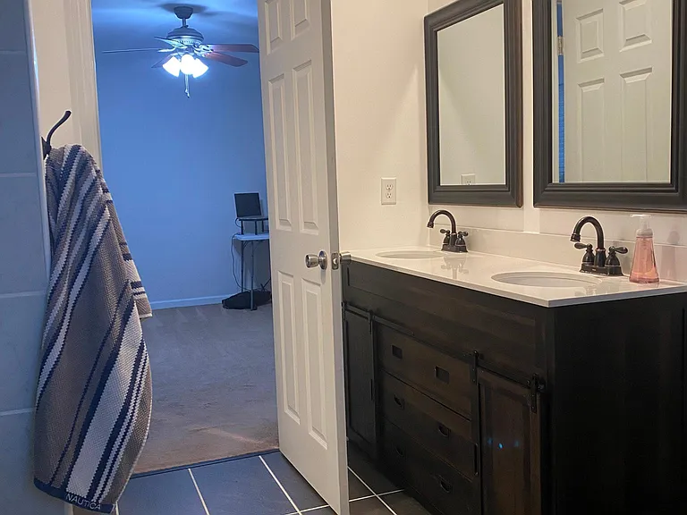 212 Shellbank Dr — Photo 11