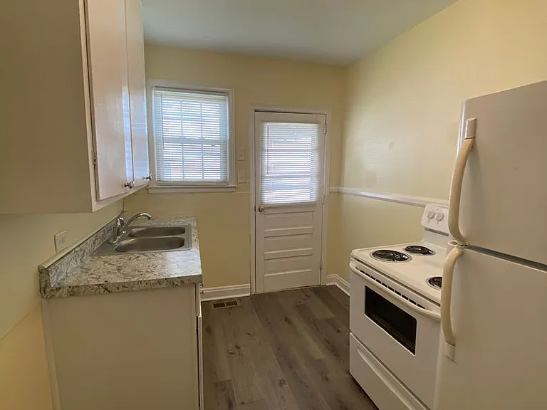 1107 Georgia Ave — Photo 9
