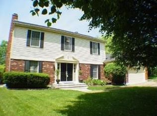 220 Essex Ct, Aurora, IL