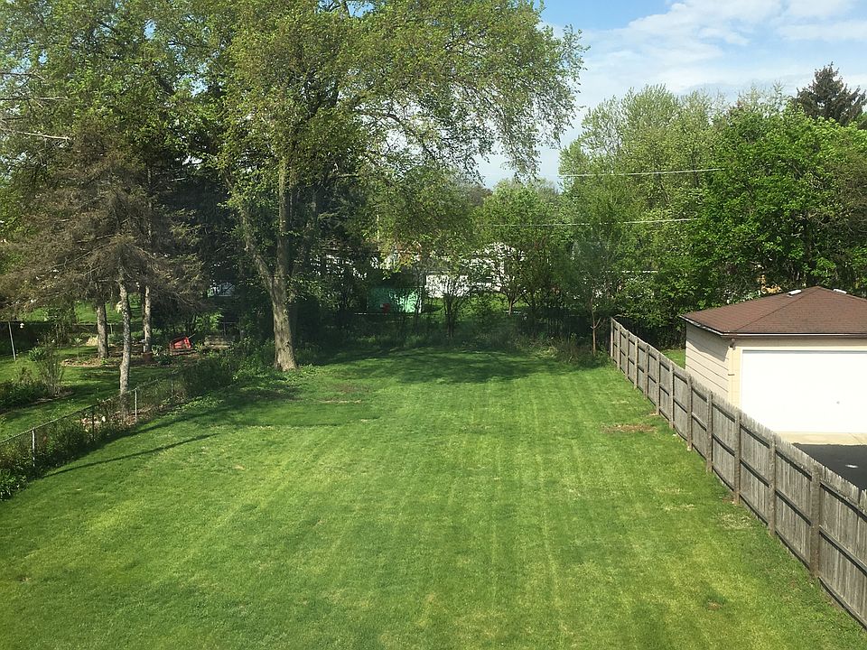 2nd image of 1724 Damon St