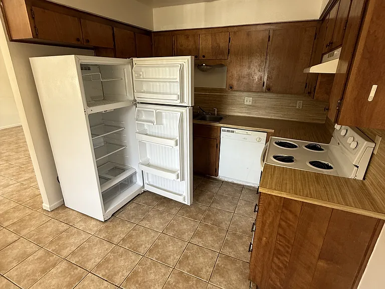 208 Veterans Ave #106 — Photo 5