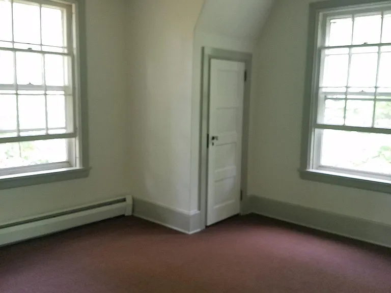 115 Llenroc Ct #B — Photo 5
