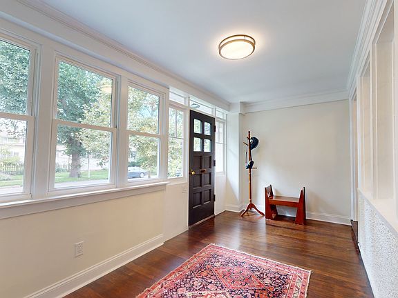 3rd image of 536 S Scoville Ave