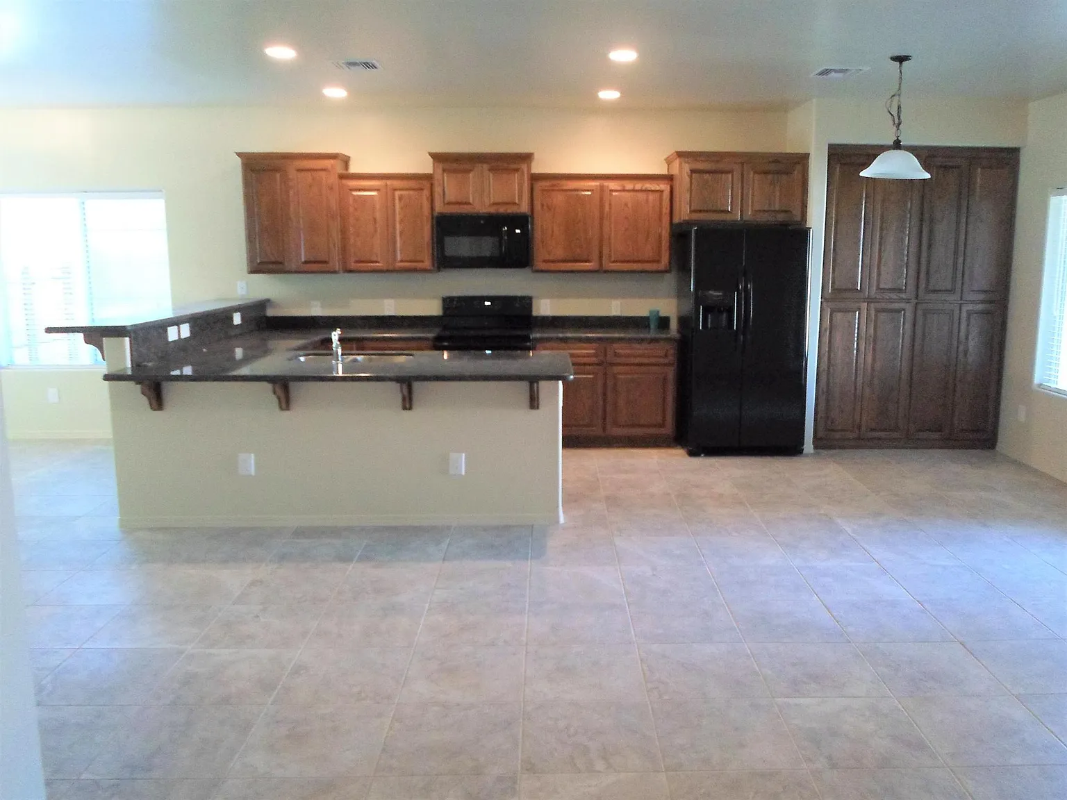 3 bed, 1405 sqft, $1,900 — Photo 4