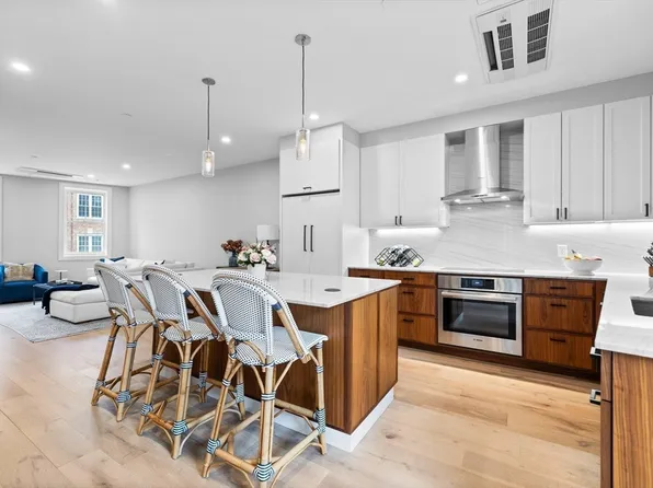 471 Hanover St #4, Boston, MA 02109