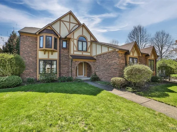 48 Bywater Dr, Getzville, NY 14068