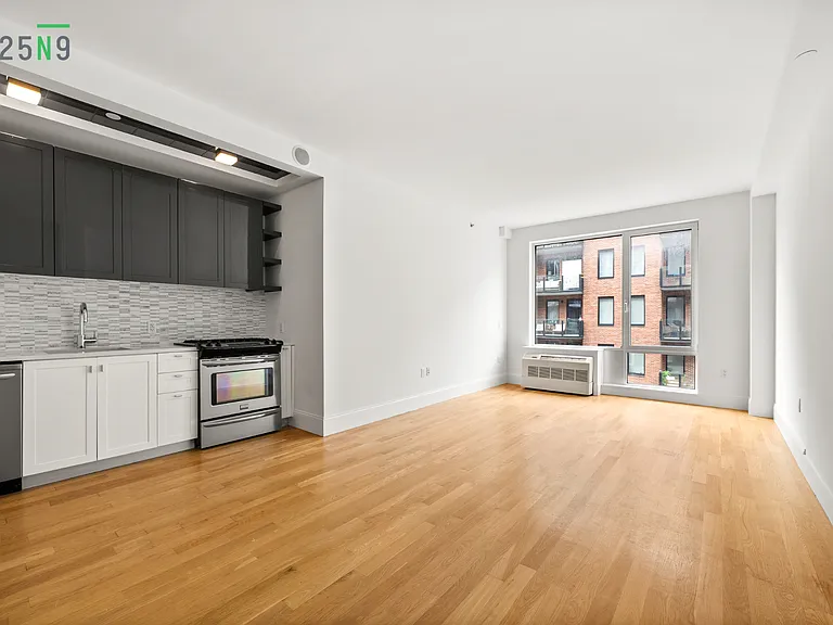 225 N 9th St #2C — Photo 4