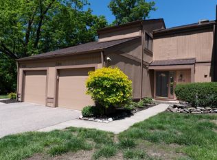 394 Walnut Ln, Mason, OH 45040