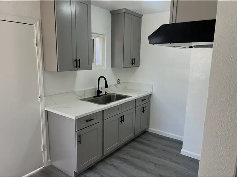 534 Stepney St #2 — Photo 3