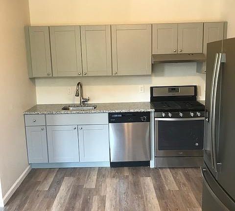 4th image of 1829 S 22nd St #1