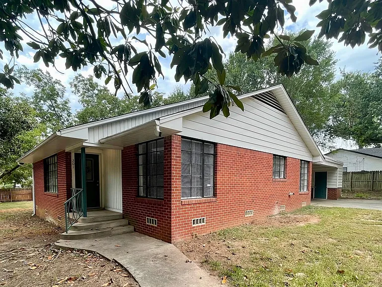 201 Jewel Dr — Photo 1